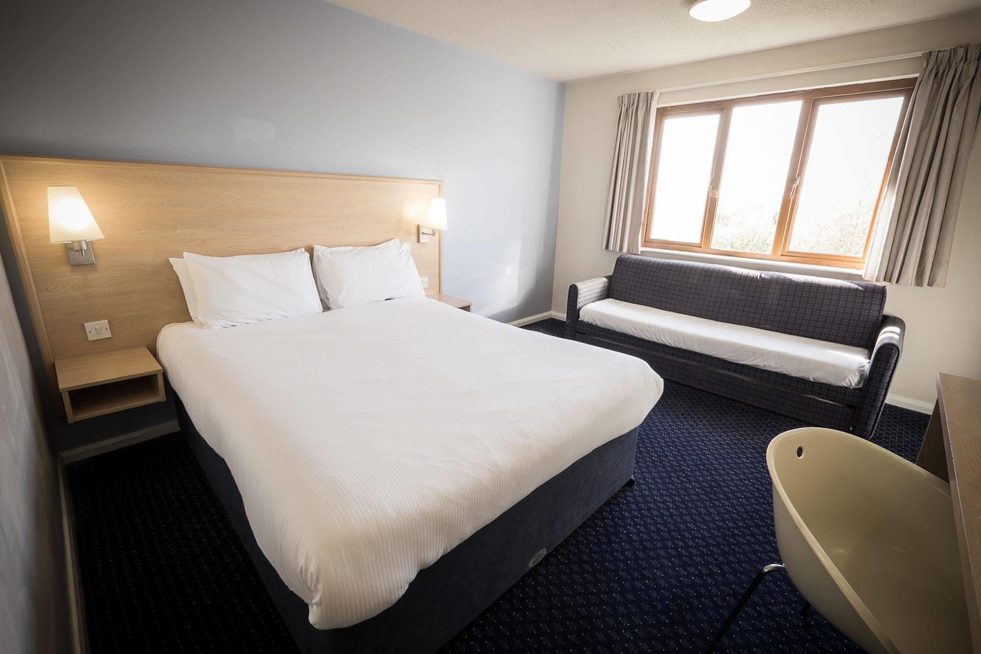 Travelodge Limerick Junction Zewnętrze zdjęcie